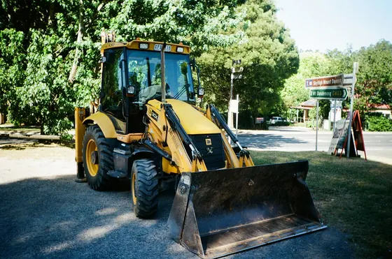 JCB 3CX 2011 — bagerr me ngarkues, 9800 h